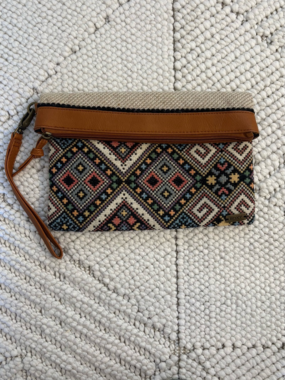 Roxy Boho Geometric Woven Tapestry Clutch Wristlet Bag Faux Leather Trim